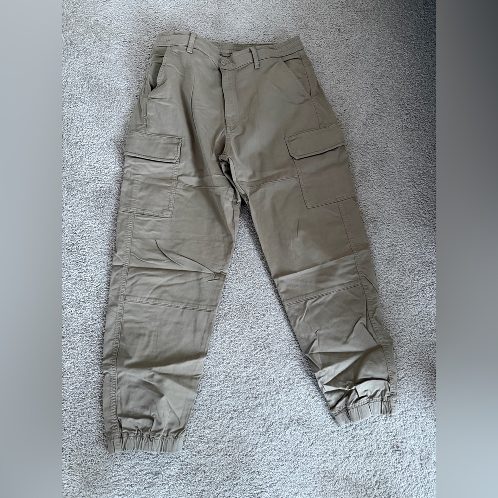 Uniqlo Men's Khaki Cargo Pants